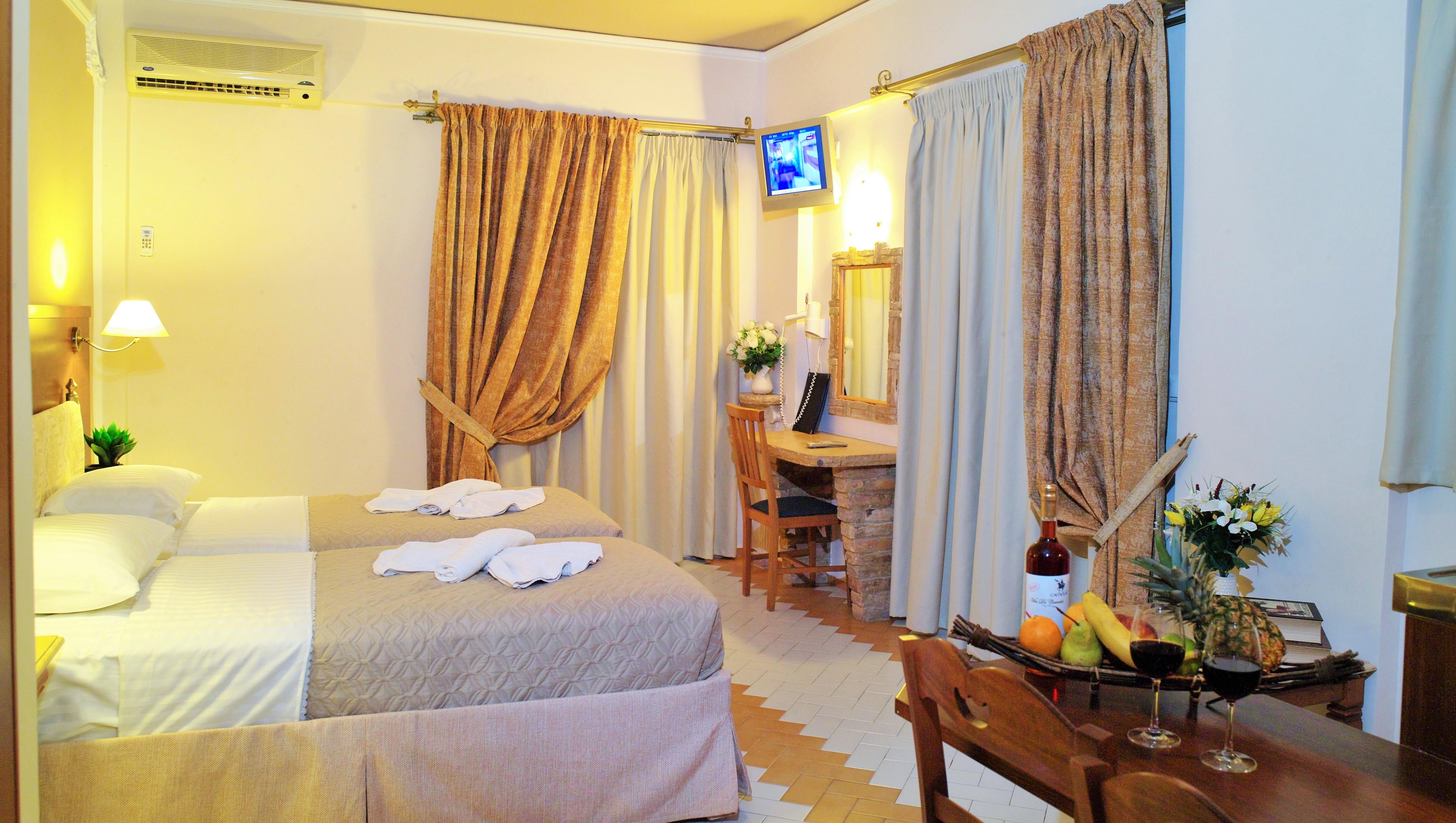 Camelot Royal Beds By Estia Aparthotel Stalida Bagian luar foto